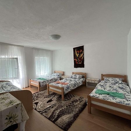 Guest House Guri Vuthaj Kültér fotó