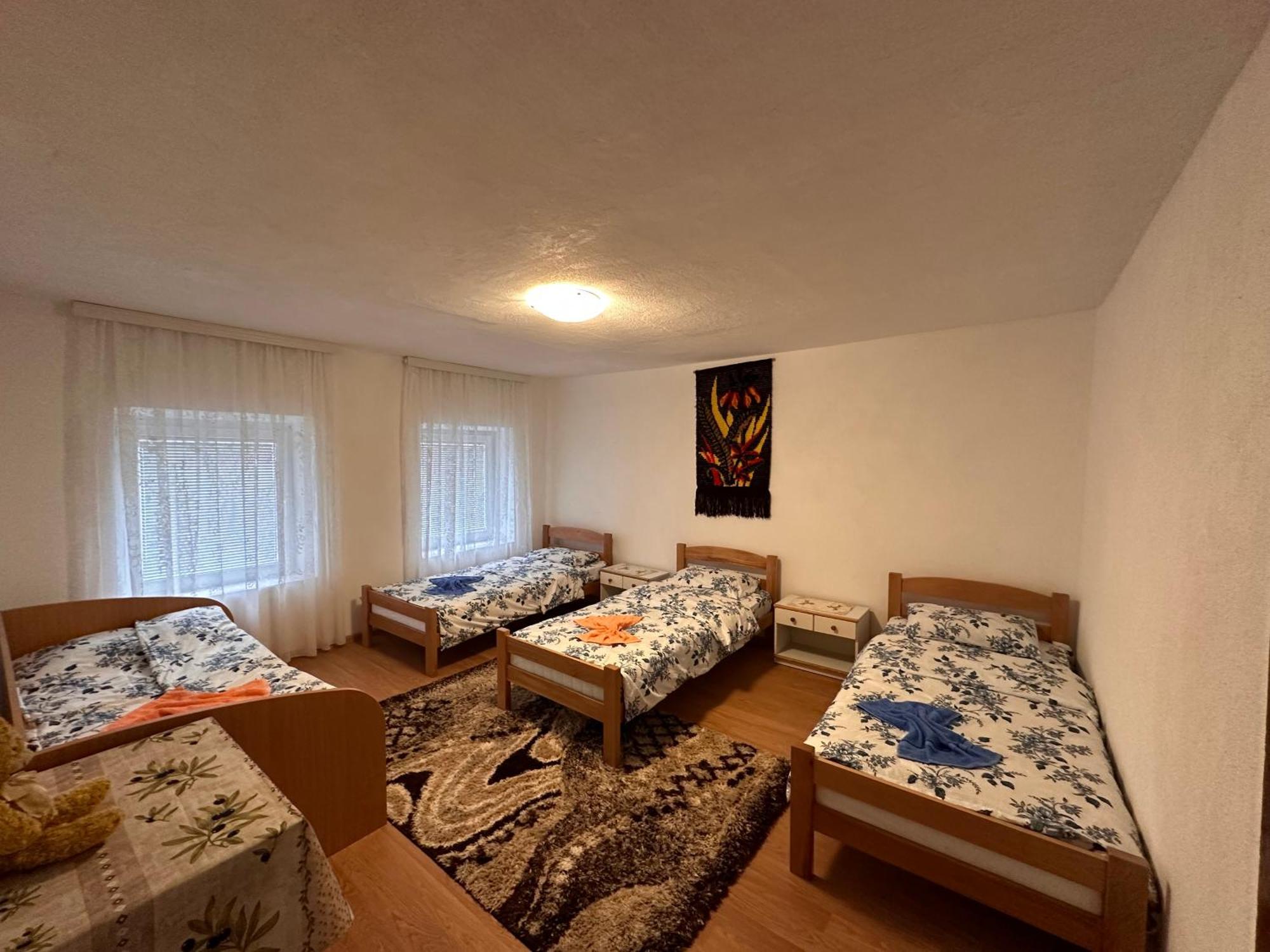 Guest House Guri Vuthaj Kültér fotó