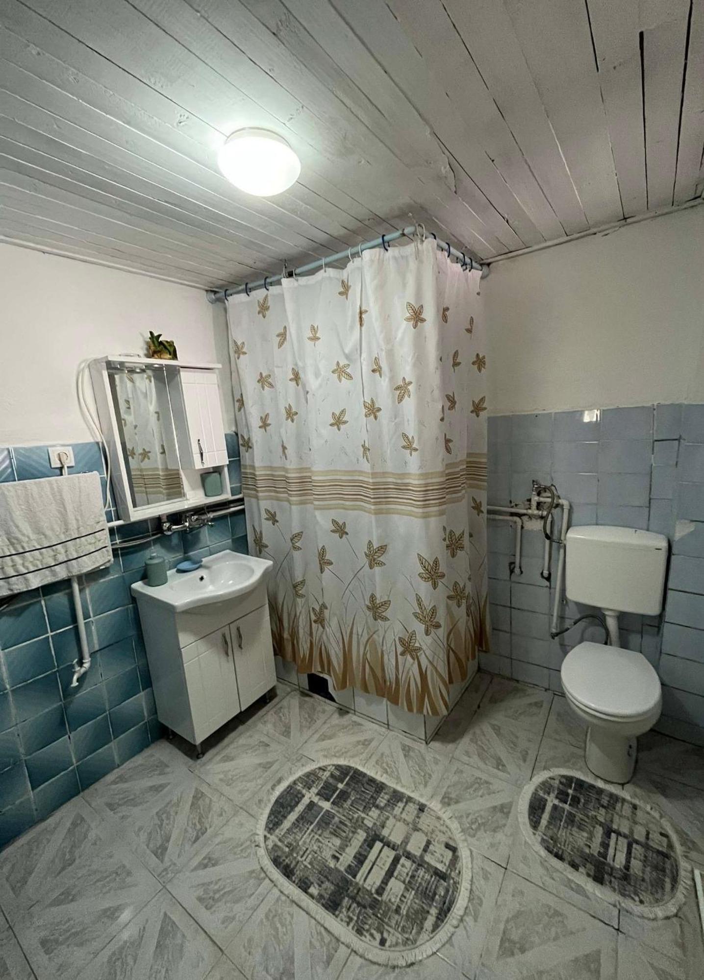 Guest House Guri Vuthaj Kültér fotó