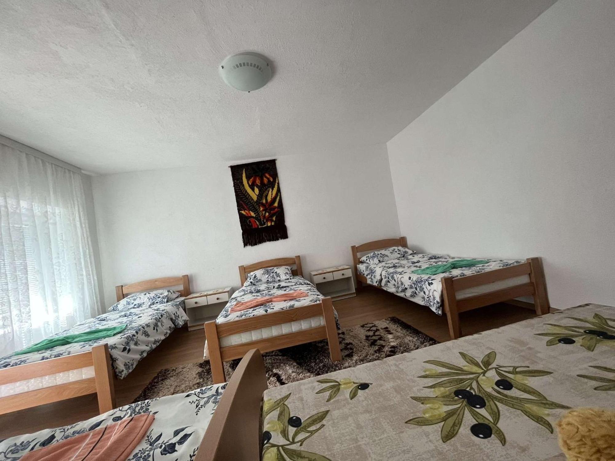 Guest House Guri Vuthaj Kültér fotó